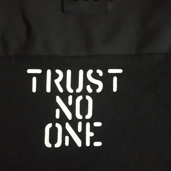 Hudson Outerwear Men's Size Large Black Trust No One Grenade 100% Cotton T-Shirt - Picture 3 of 10